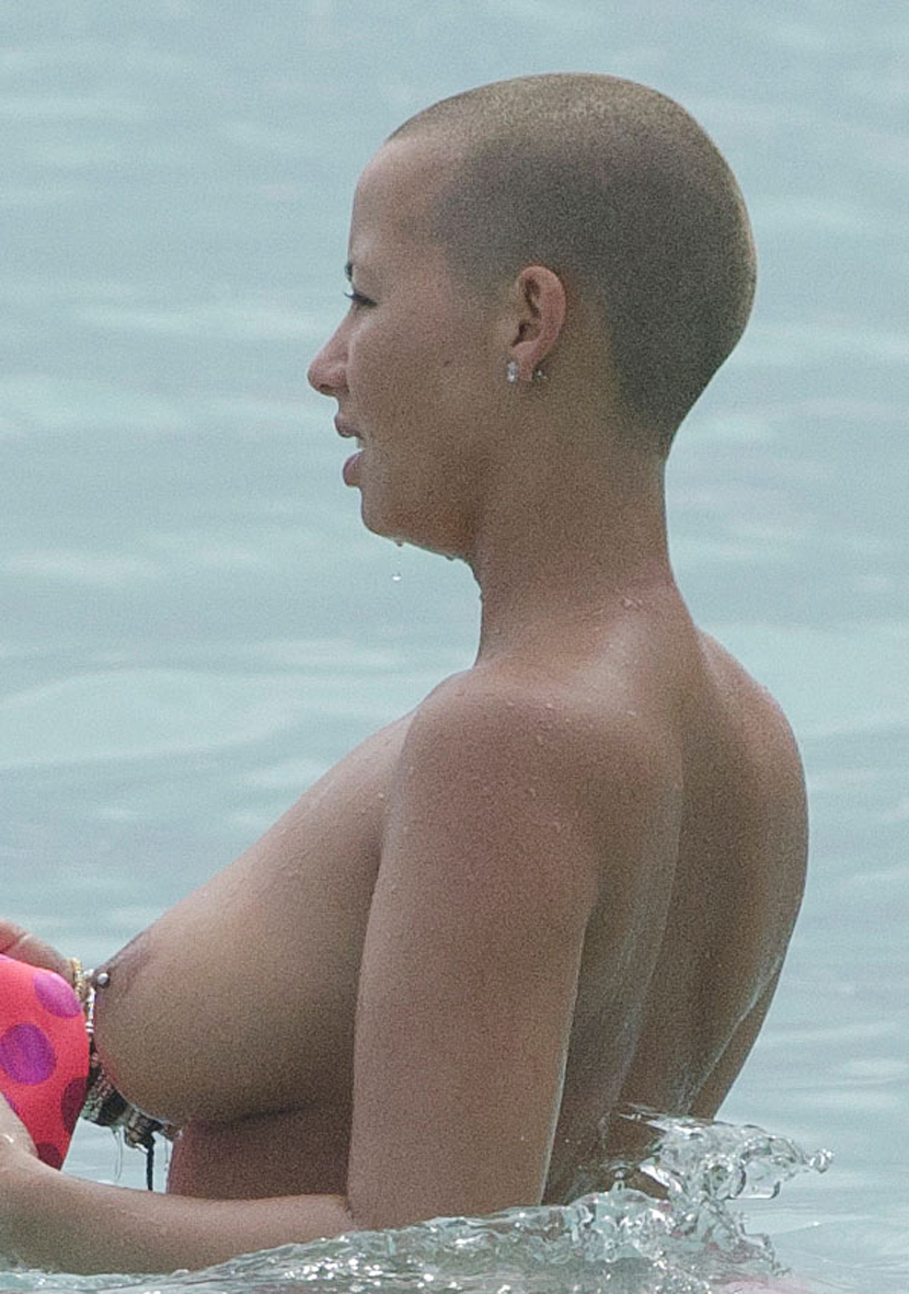 Amber Rose Topless.